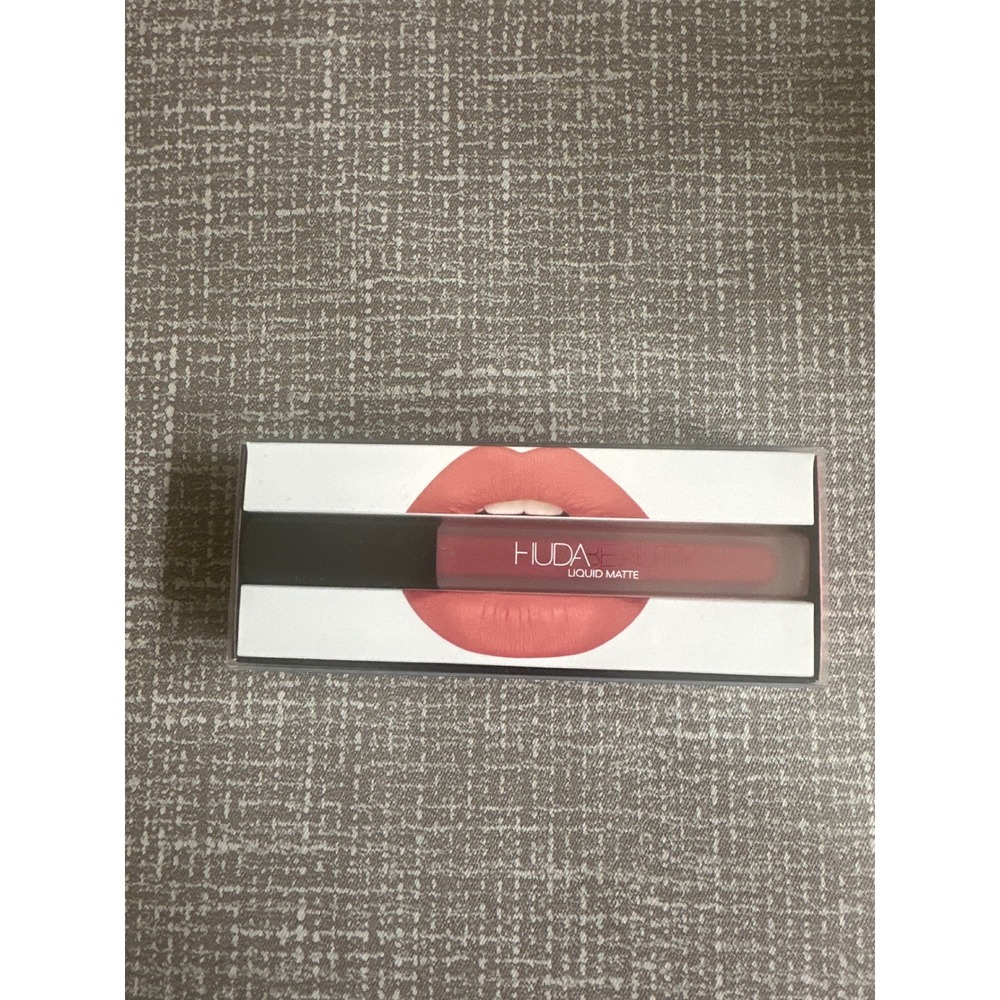 Huda Beauty Liquid Matte Lipstick BombshellTransfer-Proof Matte Lip Color